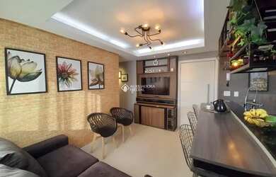 Imagem: O apartamento possui 2 Dormitórios, 1 Banheiro, 1 Vaga na garagem