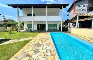 Imagem: A casa em condomínio possui 4 Dormitórios, 3 Banheiros, 4