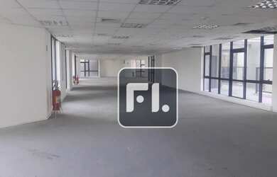 Imagem: O depósito possui 5 Vagas na garagem, 724m² de Área e está