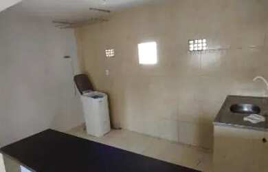 Imagem: A kitnet possui 2 Dormitórios, 1 Banheiro, 1 Vaga na garagem