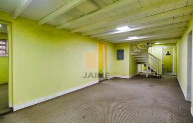 Imagem 15: Casa comercial assobradada com 7 salas e 4 vagas em área nobre e segura...