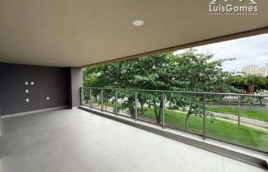 Imagem: O apartamento possui 3 Dormitórios, 5 Banheiros, 3 Vagas na