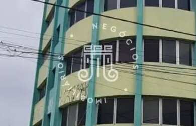 Imagem: O apartamento possui 3 Vagas na garagem, 1.029m² de Área e