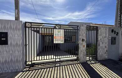 Imagem: A casa possui 2 Dormitórios, 1 Vaga na garagem e está localizado