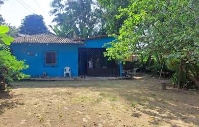 Imagem: A casa possui 3 Dormitórios, 2 Banheiros, 5 Vagas na garagem