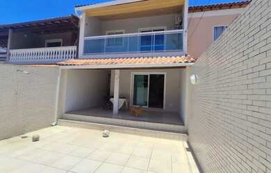 Imagem: O apartamento possui 3 Dormitórios, 1 Banheiro, 1 Vaga na garagem