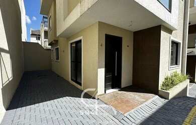 Imagem 2: Sobrado à venda com 3 quartos no Bacacheri