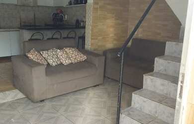 Imagem 2: Casa primeiro andar. Varanda, 1 Banheiroe2 Dormitórios