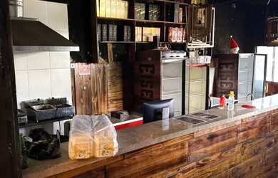 Imagem: A casa possui 3 Dormitórios, 2 Banheiros, 1 Vaga na garagem