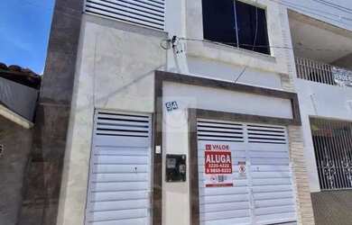 Imagem: A casa possui 2 Dormitórios, 2 Banheiros, 1 Vaga na garagem