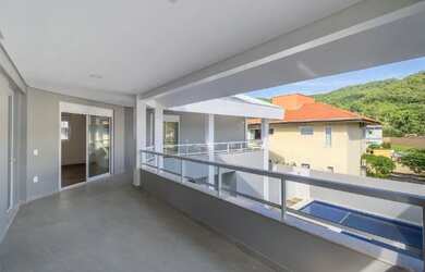 Imagem 15: CASA EM BC. com 5 suítes, 6 bwc, 3 vagas, nova, em cond. fechado com...