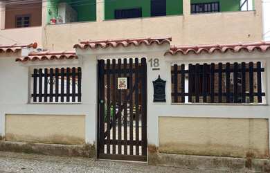 Imagem: A casa possui 3 Dormitórios, 2 Banheiros, 90m² de Área, Imóvel