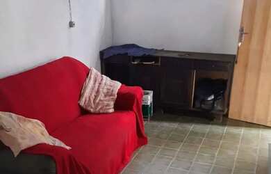 Imagem: A casa possui 2 Dormitórios, 2 Banheiros, 65m² de Área e