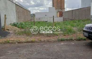 Imagem: O terreno possui 490m² de Área e está localizado em Jardim