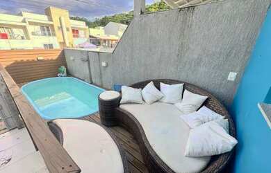 Imagem: A casa possui 2 Dormitórios, 1 Banheiro, 1 Vaga na garagem