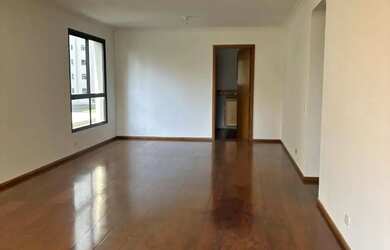 Imagem: O apartamento possui 4 Dormitórios, 3 Banheiros, 2 Vagas na