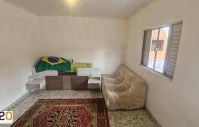 Imagem 5: Casa em ótima localização, ponto de ônibus em frente com fácil acesso...