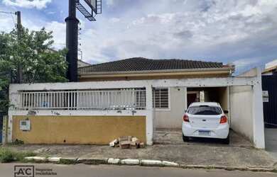 Imagem: O depósito possui 5 Vagas na garagem, 370m² de Área e está