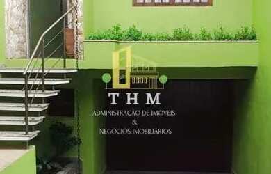 Imagem: A casa possui 4 Dormitórios, 2 Banheiros, 5 Vagas na garagem