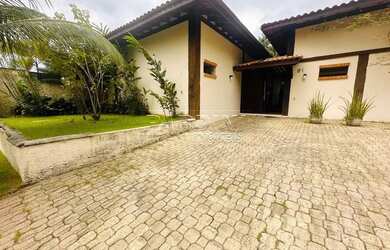 Imagem: A casa em condomínio possui 4 Dormitórios, 5 Banheiros, 5