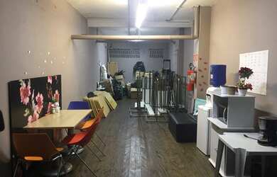 Imagem 8: Loja amplo vão livre, alto padrão c/ 5 vagas de frente p/ a avenida....