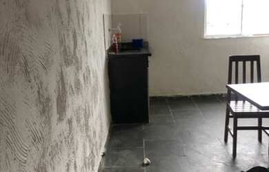 Imagem 2: Alugo Kitinet no centro de Marica