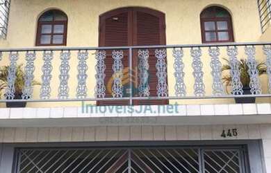 Imagem: A casa possui 3 Dormitórios, 4 Banheiros, 2 Vagas na garagem