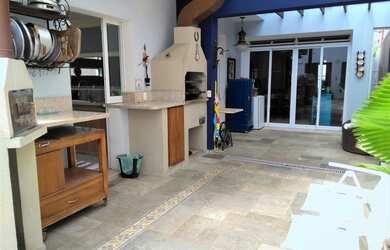 Imagem 5: Vendo Sobrado alto padrão, 3 suítes, 3 vagas, sauna,Hidromassagem, forno...