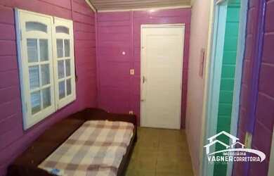 Imagem: A casa possui 2 Dormitórios, 1 Banheiro, 300m² de Área e