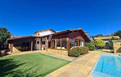 Imagem: A casa em condomínio possui 4 Dormitórios, 5 Banheiros, 4