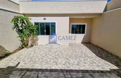 Imagem: A casa possui 3 Dormitórios, 3 Banheiros, 2 Vagas na garagem