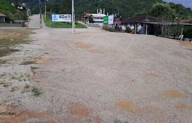 Imagem: O depósito possui 1500m² de Área e está localizado em Jardim