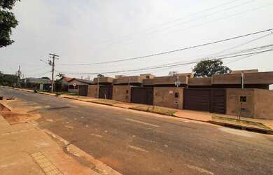 Imagem: A casa possui 2 Dormitórios, 2 Banheiros, 1 Vaga na garagem