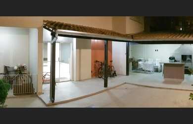 Imagem: A casa em condomínio possui 4 Dormitórios, 5 Banheiros, 4