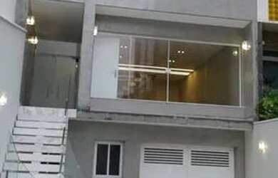 Imagem: O depósito possui 5 Vagas na garagem e 210m² de Área e está