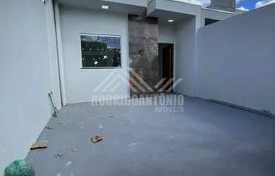 Imagem: A casa à venda possui 3 Dormitórios, 2 Banheiros, 2 Vagas