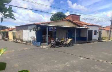 Imagem: A casa possui 2 Dormitórios, 1 Banheiro, 1 Vaga na garagem