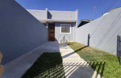 Imagem: A casa possui 2 Dormitórios, 1 Banheiro, 2 Vagas na garagem