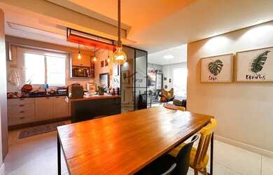 Imagem: O apartamento possui 3 Dormitórios, 2 Banheiros, 2 Vagas na