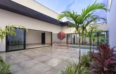 Imagem: A casa em condomínio possui 3 Dormitórios, 4 Banheiros, 3