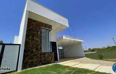 Imagem: A casa em condomínio possui 3 Dormitórios, 3 Banheiros, 4