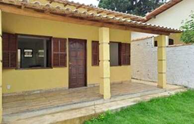 Imagem: A casa à venda possui 2 Dormitórios, 2 Banheiros e 66m² de