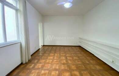 Imagem: A casa possui 2 Dormitórios, 3 Banheiros, 1 Vaga na garagem