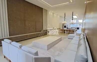 Imagem: A casa em condomínio possui 5 Dormitórios, 5 Banheiros, 5