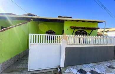 Imagem: A casa possui 1 Dormitório, 1 Banheiro, 1 Vaga na garagem