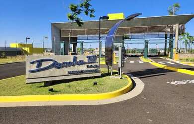 Imagem: O terreno possui 450m² de Área e está localizado em Parque