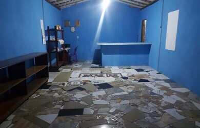 Imagem: A casa possui 3 Dormitórios, 2 Banheiros, 1 Vaga na garagem