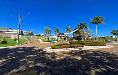 Imagem: O terreno possui 428m² de Área e está localizado em Porto