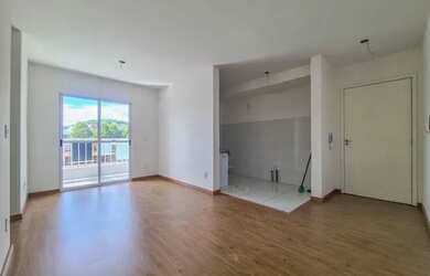 Imagem: O apartamento possui 2 Dormitórios, 1 Banheiro, 1 Vaga na garagem