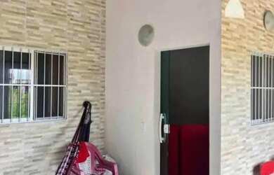 Imagem: A casa possui 2 Dormitórios, 1 Banheiro, 102m² de Área e